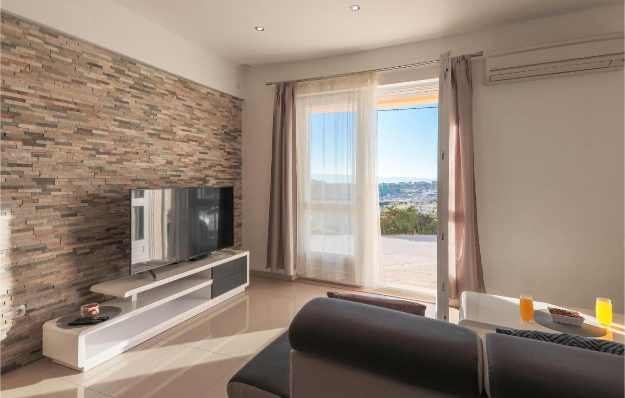 Apartman 3 Bedroom Gorgeous In Split